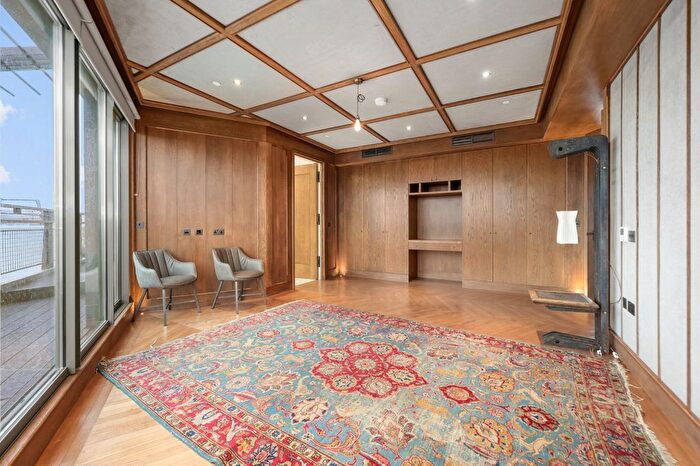 4 Bedroom Flat To Rent In Holmes Road, Kentish Town, NW5