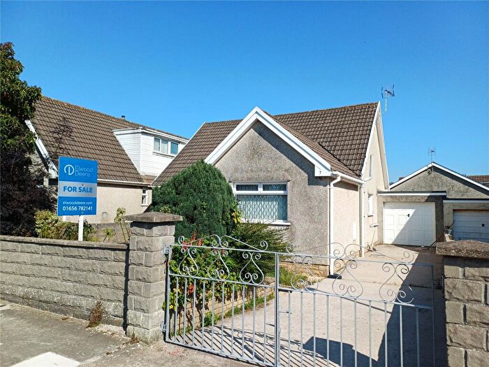 3 Bedroom Bungalow For Sale In Rowan Drive, Dan Y Graig, Porthcawl, CF36