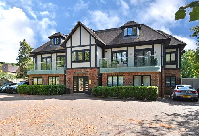 2 Bedroom Flat For Sale In Merrywood Court, Bickley Park Road, Bromley, Kent, BR1