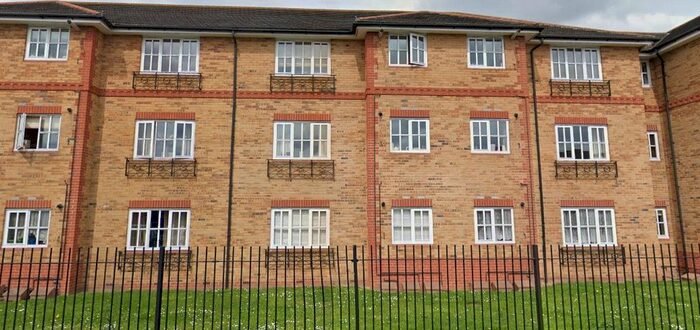2 Bedroom Flat To Rent In Maybank Avenue, Hornchurch, Essex, RM12