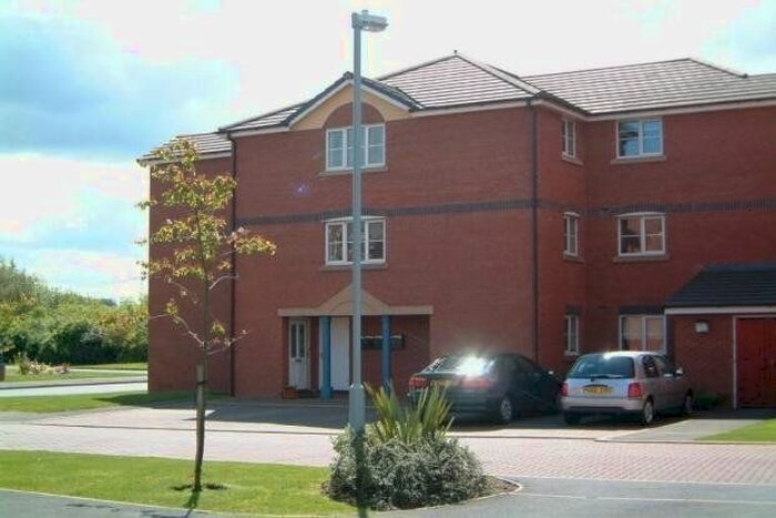 2 Bedroom Flat To Rent In Mountbatten Close, Ashton-On-Ribble, Preston, PR2