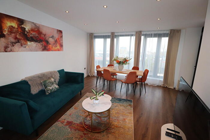 2 Bedroom Apartment To Rent In William Hunter Way - Brentwood, CM14