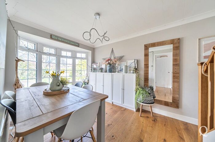 3 Bedroom Semi-detached House For Sale In Woodcourt Close, Sittingbourne, Kent, ME10