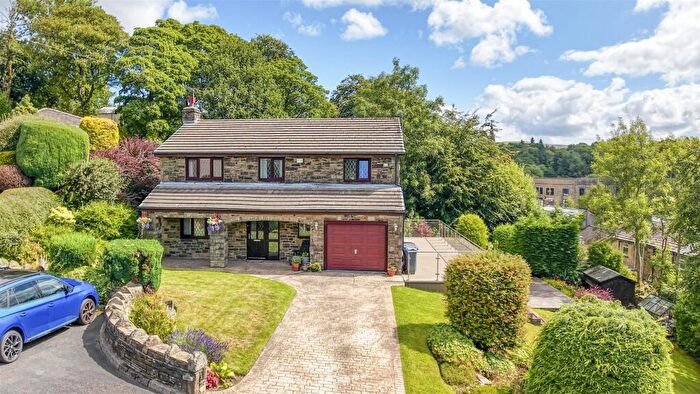 4 Bedroom Detached House For Sale In Fernhill Park, Bacup, Rossendale, OL13