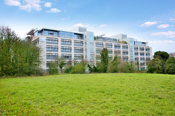 2 Bedroom Apartment For Sale In Edinburgh Gate, Harlow, Essex, CM20