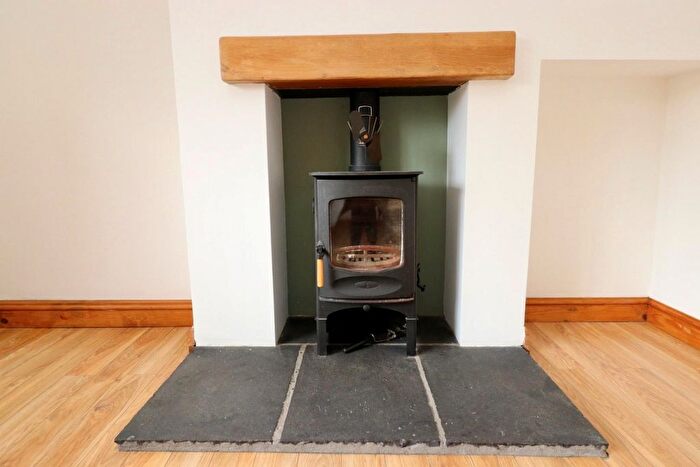 3 Bedroom End Terrace House For Sale In Denison Road, Pocklington, York, YO42
