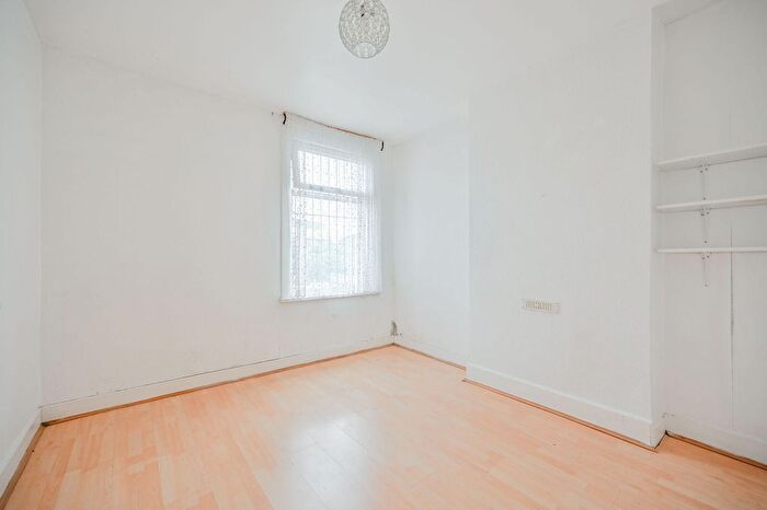 2 Bedroom End Terrace House For Sale In Falcon Street, Plaistow, London, E13