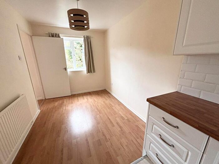 3 Bedroom Terraced House For Sale In Orrian Close, Stratford-upon-Avon, CV37