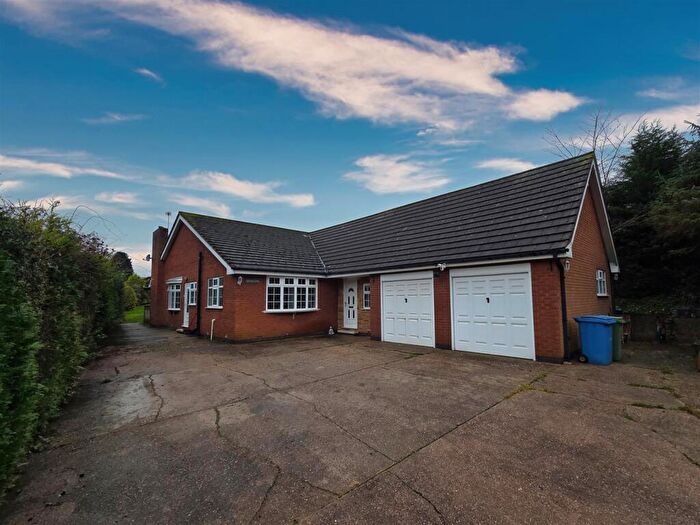 4 Bedroom Detached Bungalow For Sale In Lime Grove, Forest Town, Mansfield, NG19