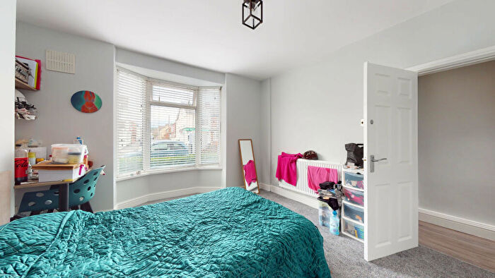4 Bedroom Terraced House To Rent In Carholme Road, - Bed, LN1