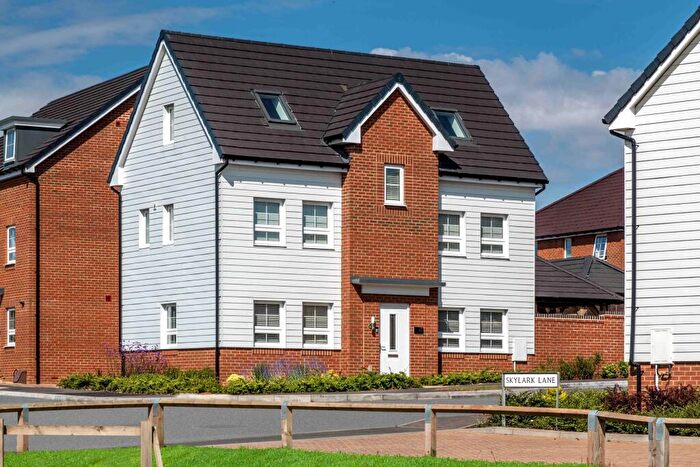 4 Bedroom End Of Terrace House For Sale In Richmond Way, Whitfield, Dover, CT16