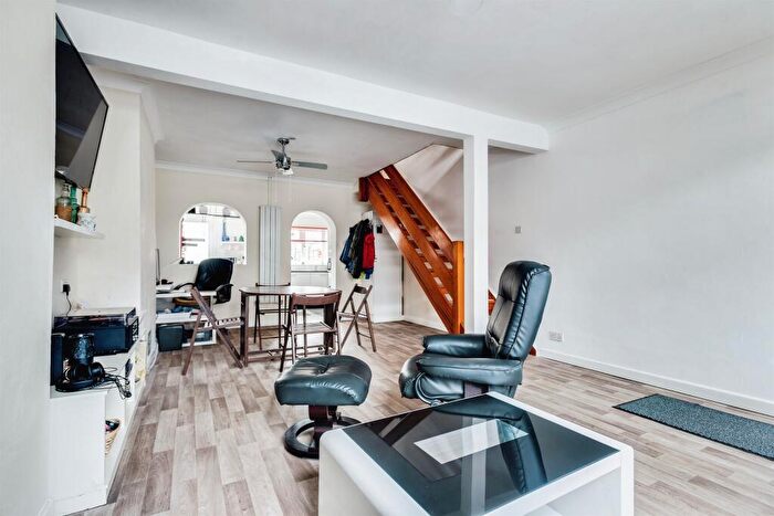 2 Bedroom Terraced House For Sale In Linslade Street, Swindon, SN2