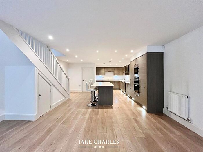 4 Bedroom Terraced House For Sale In Narev Drive, Barnet, EN4