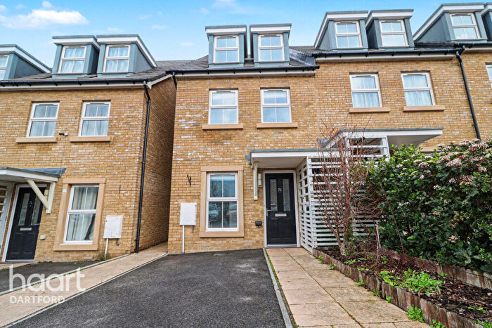 4 Bedroom Town House To Rent In Dale Street, Dartford, DA1