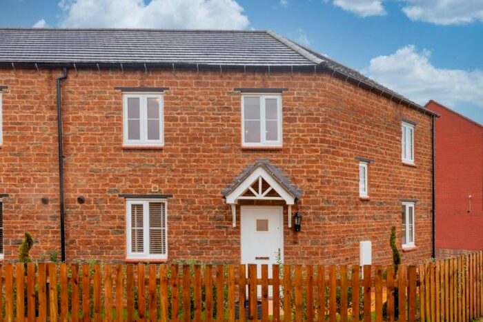 3 Bedroom Semi-Detached House To Rent In Keepers Close, Banbury, OX16