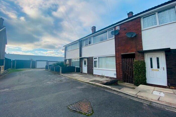 3 Bedroom Property To Rent In Lodge Close, Preston, PR5