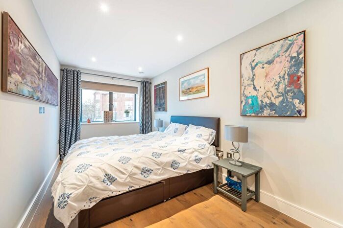 2 Bedroom Flat To Rent In Harlesden Road, Willesden, London, NW10