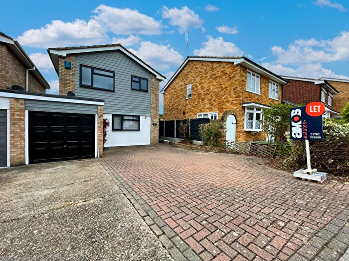 3 Bedroom Detached House To Rent In Warwick Road, Rayleigh, SS6
