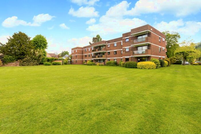 2 Bedroom Apartment To Rent In Maidenhead Riverside, SL6