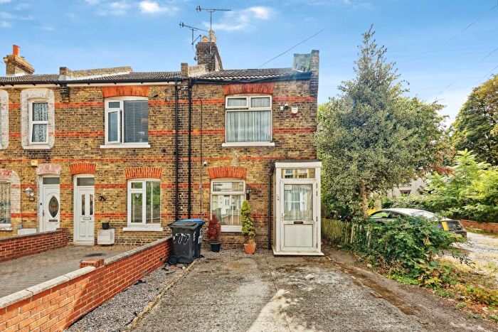 2 Bedroom End Of Terrace House For Sale In Grange Road, Ramsgate, Kent, CT11