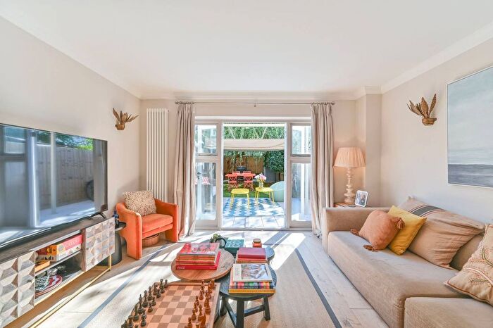 3 Bedroom Mews For Sale In Marlborough Mews, Brixton, London, SW2