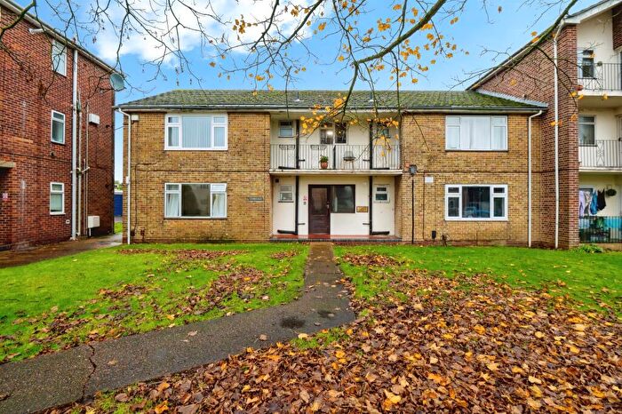 2 Bedroom Flat For Sale In York Drove, Southampton, SO18