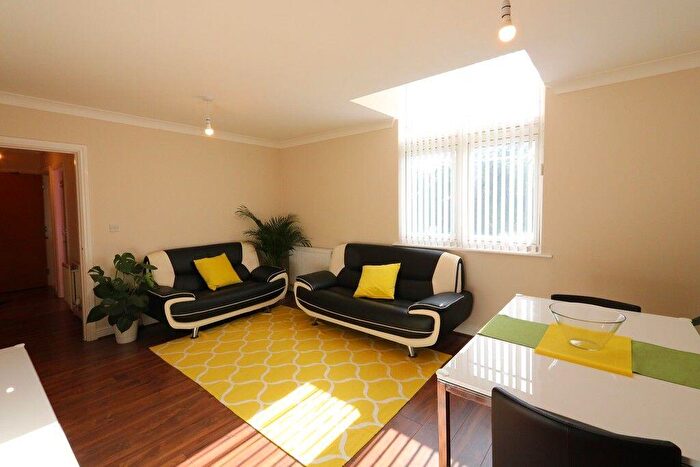 2 Bedroom Apartment To Rent In Chorlton Road, Manchester, M15