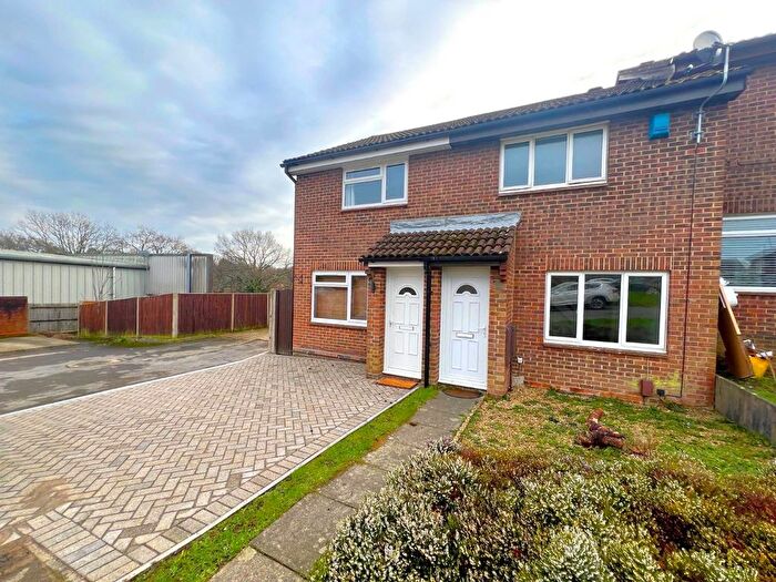 2 Bedroom Terraced House To Rent In Quebec Gardens, Bursledon, Southampton, Hampshire, SO31