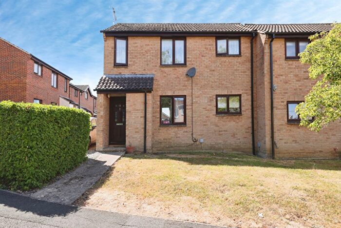 1 Bedroom Maisonette For Sale In Highgrove Close, Calne, SN11