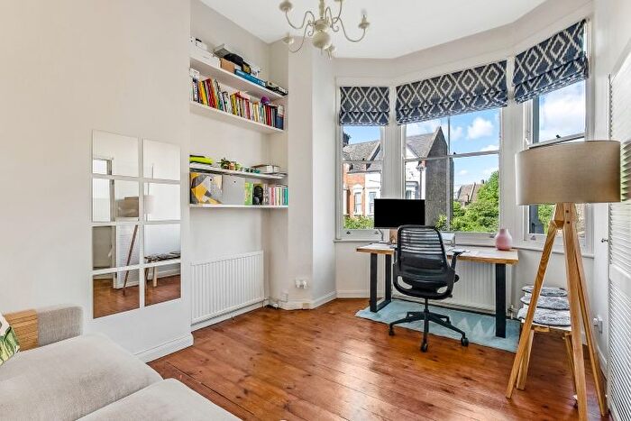 1 Bedroom Flat To Rent In Callcott Road, London, NW6