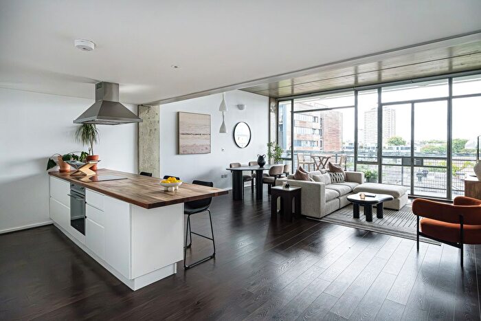 2 Bedroom Flat For Sale In Union Wharf, Wenlock Road, N1