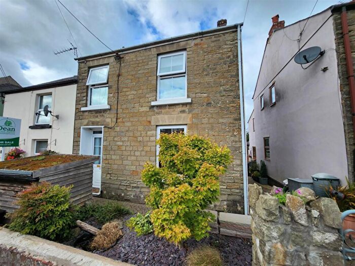 3 Bedroom Semi Detached House To Rent In Pembroke Street, Cinderford, GL14
