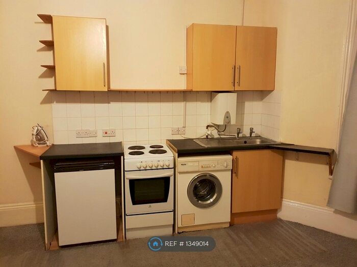 Studio To Rent In St Andrews, Bristol, BS6