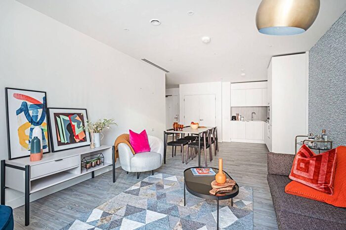 1 Bedroom Flat To Rent In Westfield Avenue, Stratford, London, E20