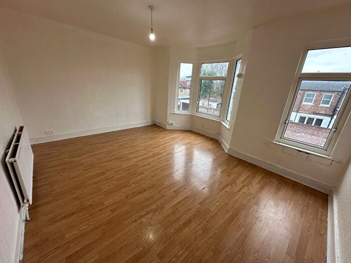 2 Bedroom Flat To Rent In Gloucester Road, First Floor, London, N17