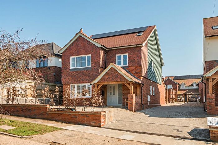 4 Bedroom Detached House For Sale In Crossfields, St. Albans, AL3