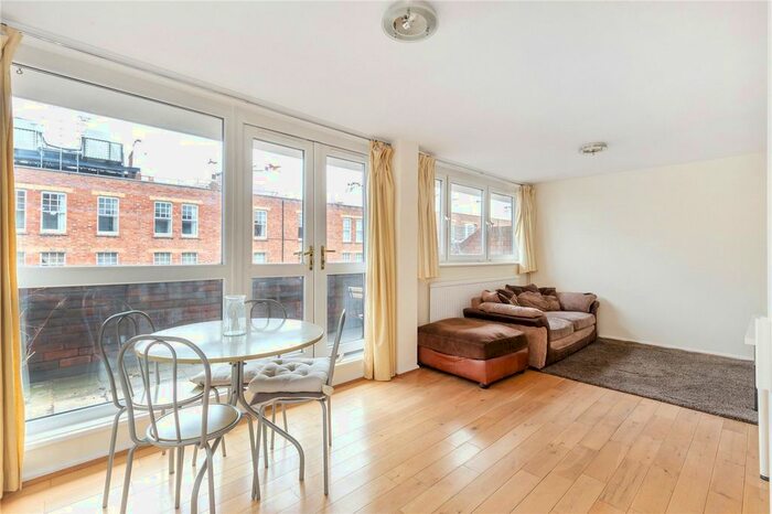 2 Bedroom Flat To Rent In Lockyer House, The Platt, London, SW15