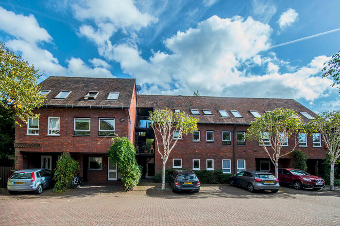1 Bedroom Apartment To Rent In St. Andrew Street, Hertford, SG14
