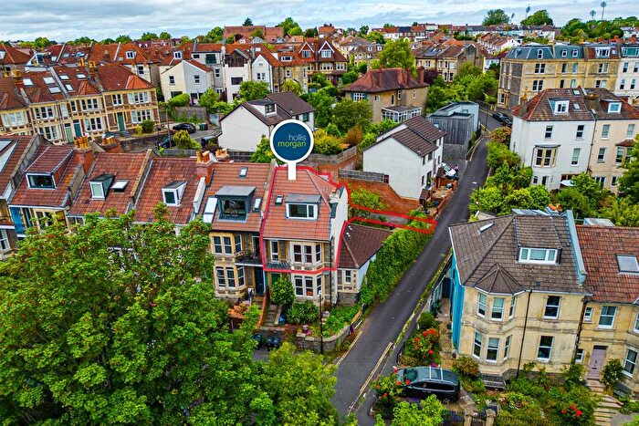 3 Bedroom Flat For Sale In Hurlingham Road, Bristol, BS7