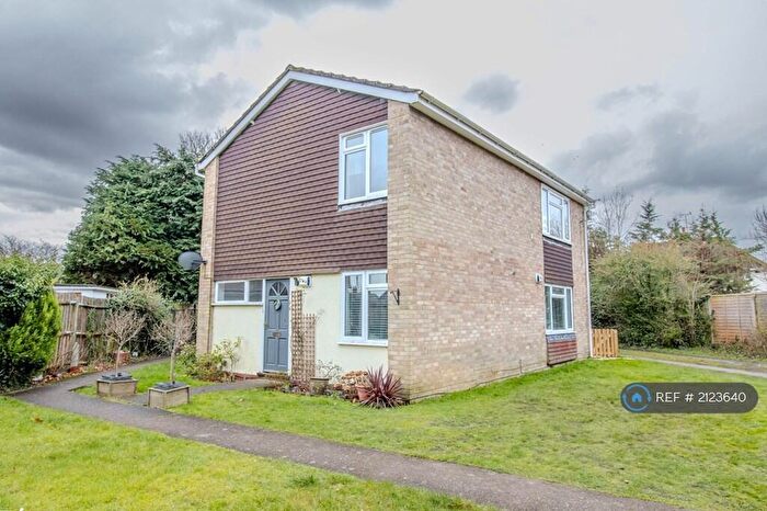 2 Bedroom Maisonette To Rent In Park View Court, Maidstone, ME15