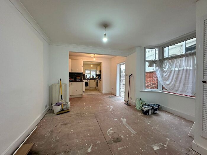 4 Bedroom Terraced House To Rent In Courtland Avenue, Cranbrook, Ilford, IG1