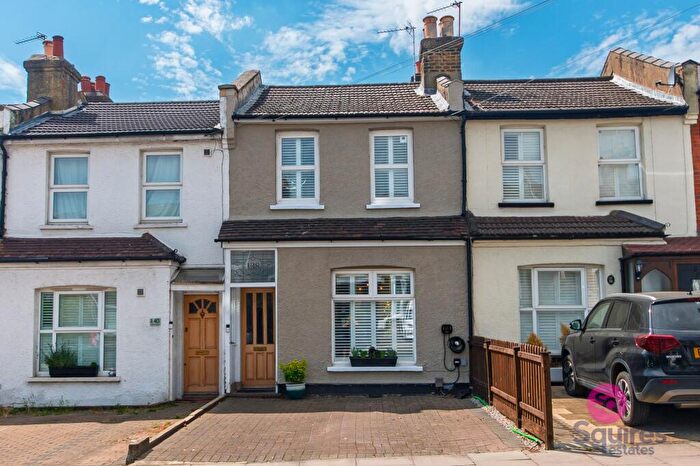 2 Bedroom Terraced House For Sale In Long Lane, London, N3