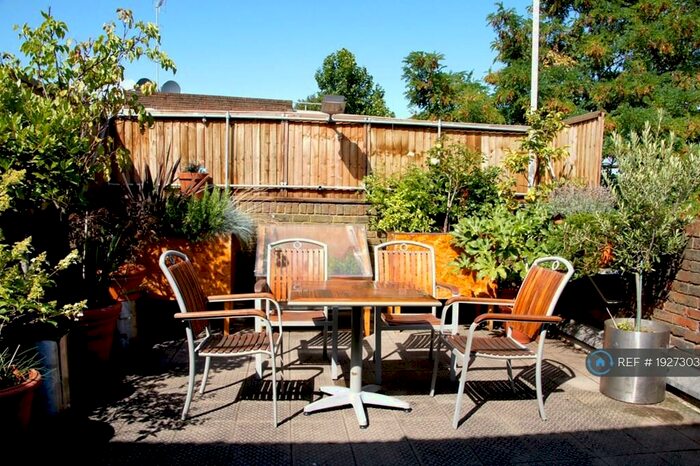 3 Bedroom Maisonette To Rent In Castle Road, London, NW1