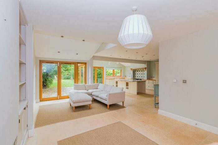 5 Bedroom Semi-Detached House To Rent In Middle Way, Oxford, OX2