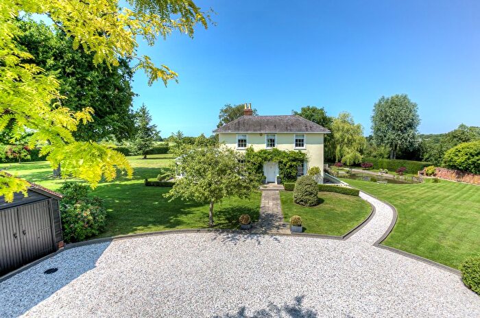 4 Bedroom Detached House For Sale In Hay Green Lane, Blackmore, CM4