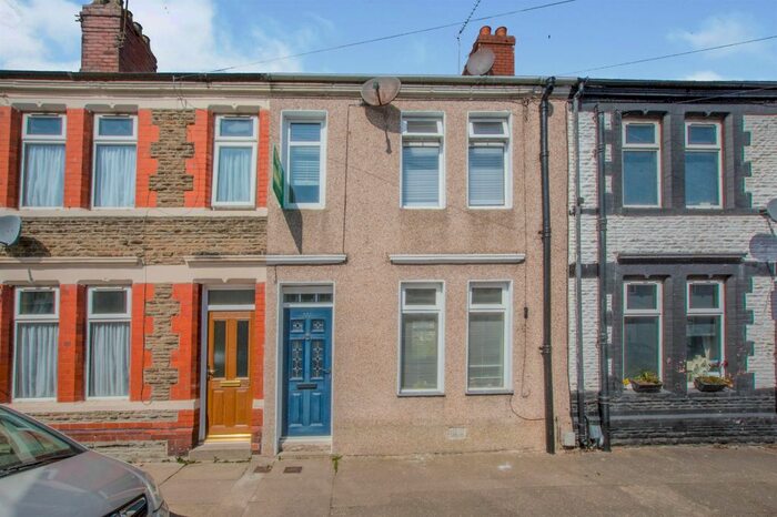 3 Bedroom Property To Rent In Railway Street, Splott, Cardiff, CF24