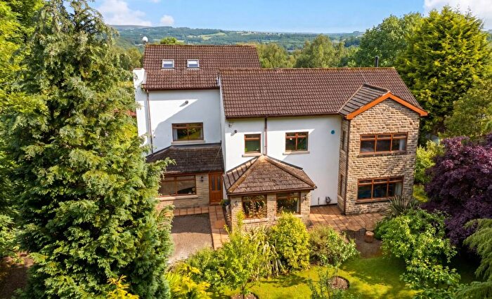 5 Bedroom Detached House For Sale In Clara Drive, Calverley, Pudsey, West Yorkshire, LS28