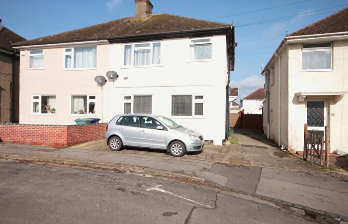 2 Bedroom Apartment To Rent In Gaisford Road, Cowley, Oxford, OX4