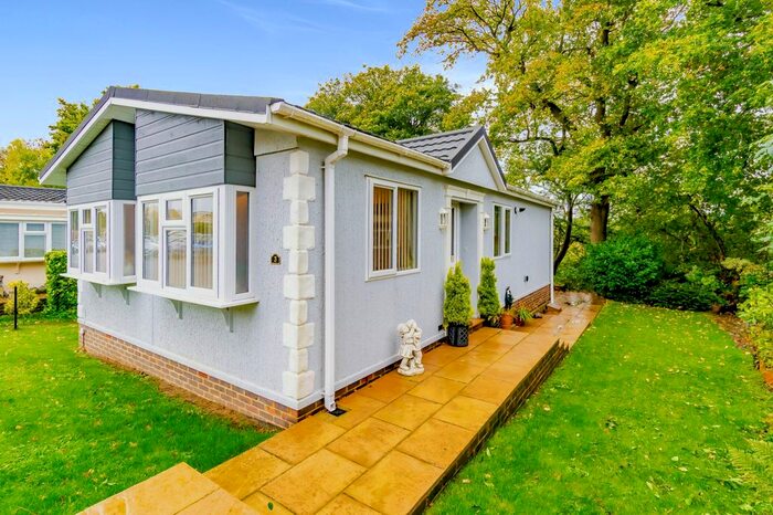 2 Bedroom Property For Sale In St. Peters Avenue, Berrys Green Road, Berrys Green, Westerham, TN16