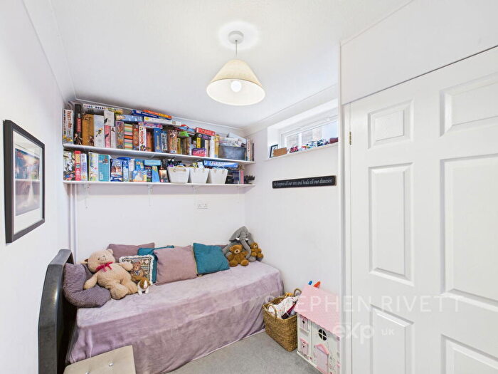 3 Bedroom Semi-Detached House For Sale In Winchester Close, Stowmarket, IP14